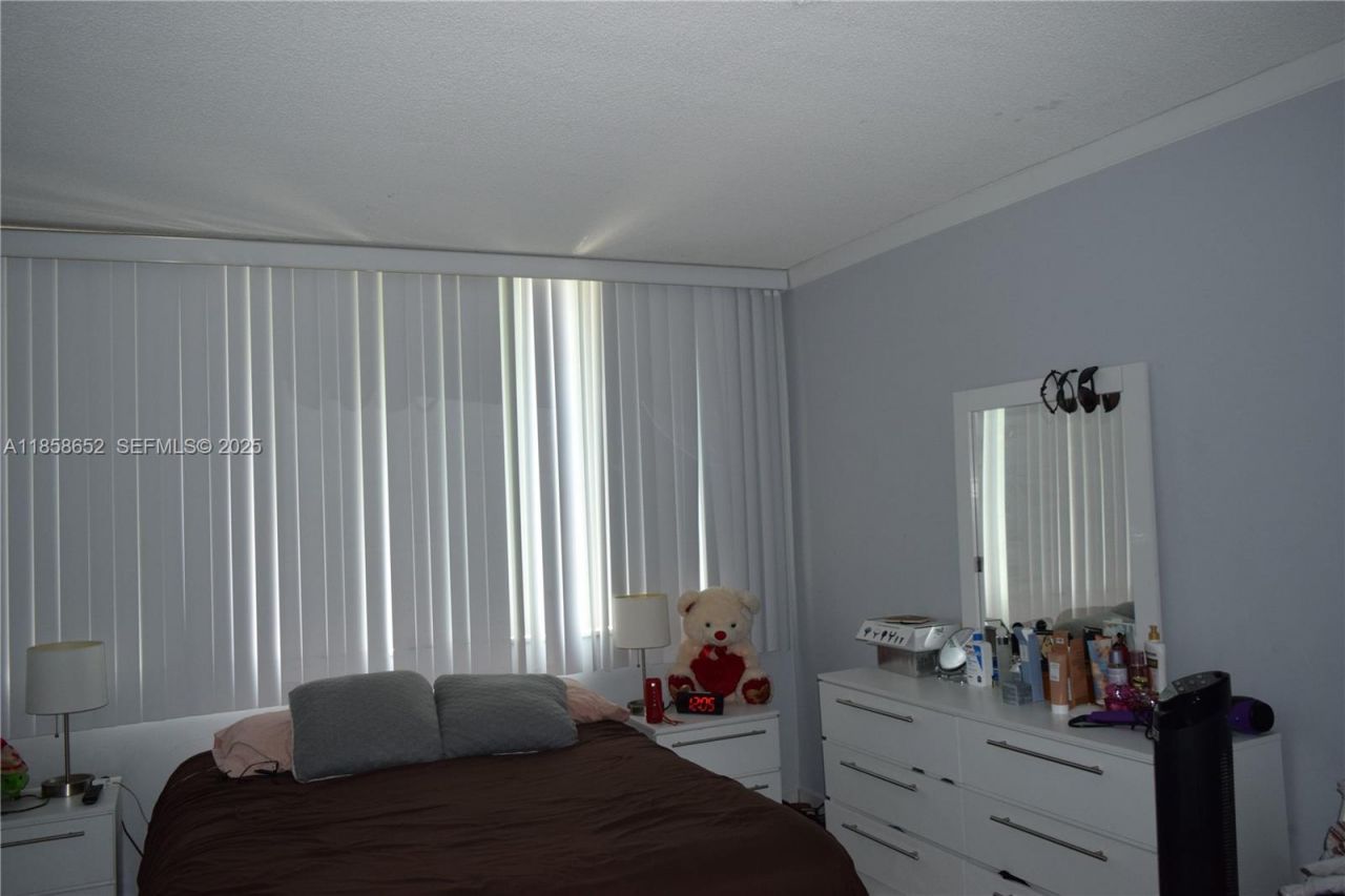 1865 79th St Cswy, Unit 4C, North Bay Village, FL 33141 Photo