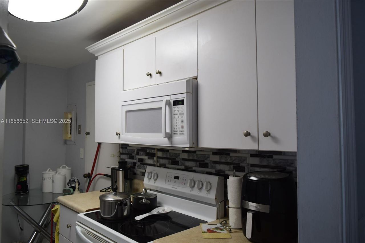 1865 79th St Cswy, Unit 4C, North Bay Village, FL 33141 Photo