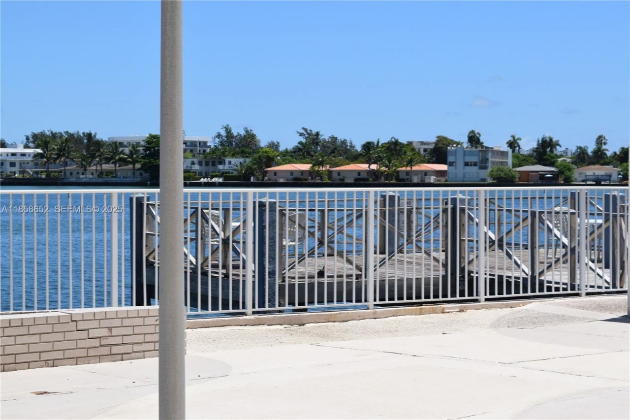 1865 79th St Cswy, Unit 4C, North Bay Village, FL 33141 Photo