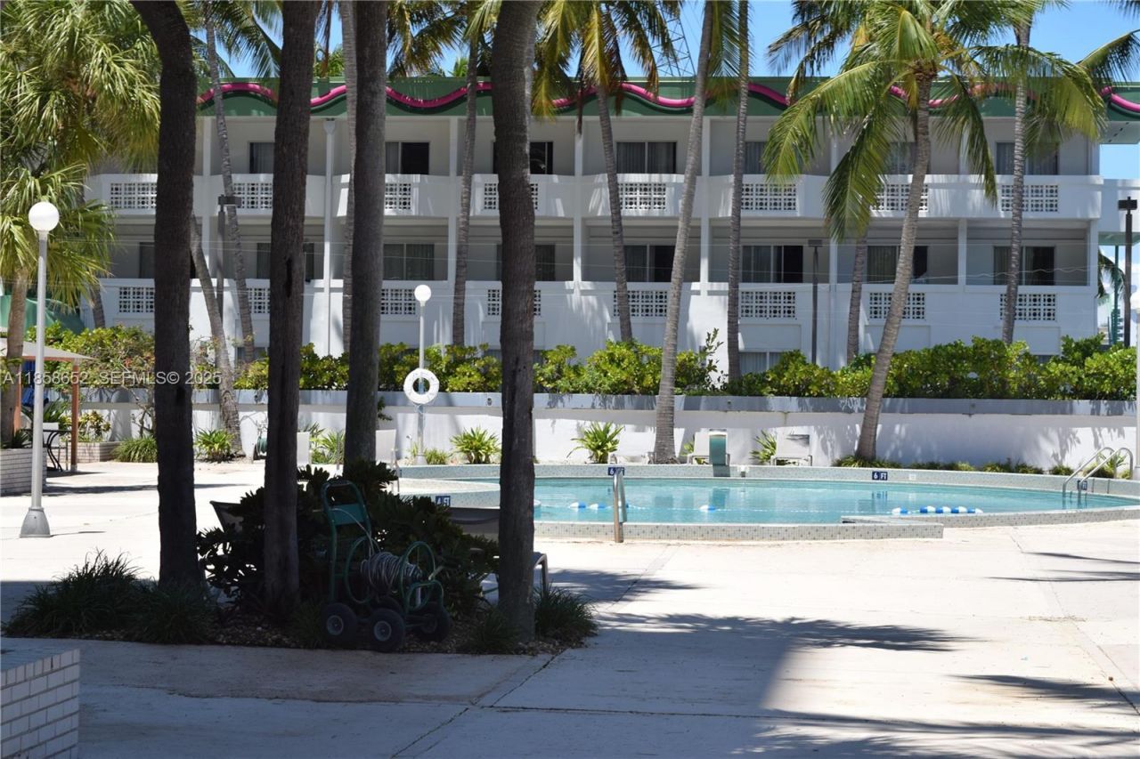 1865 79th St Cswy, Unit 4C, North Bay Village, FL 33141 Photo