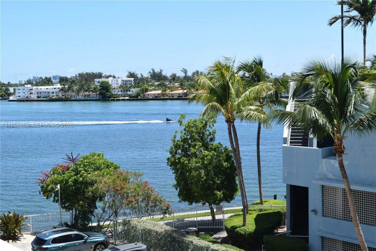 1865 79th St Cswy, Unit 4C, North Bay Village, FL 33141 Photo