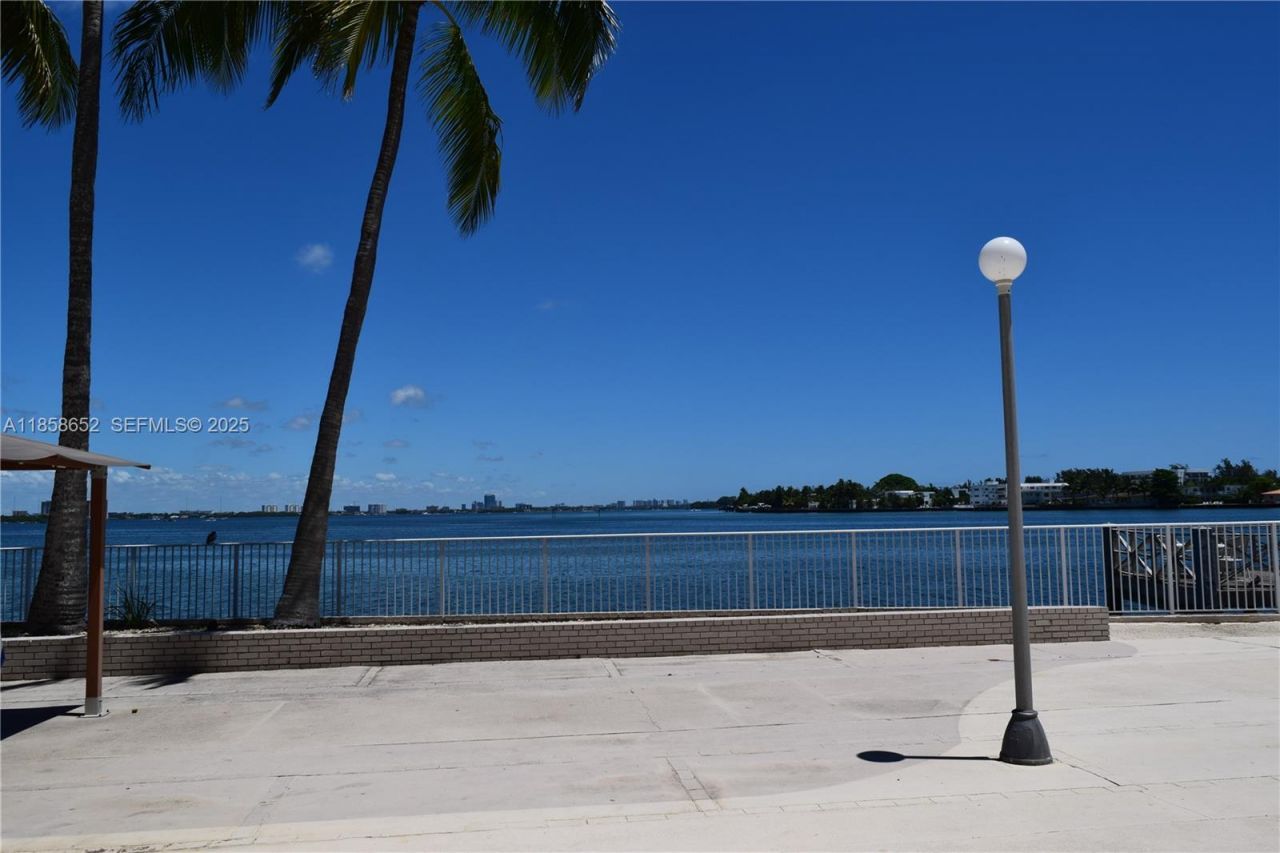 1865 79th St Cswy, Unit 4C, North Bay Village, FL 33141 Photo