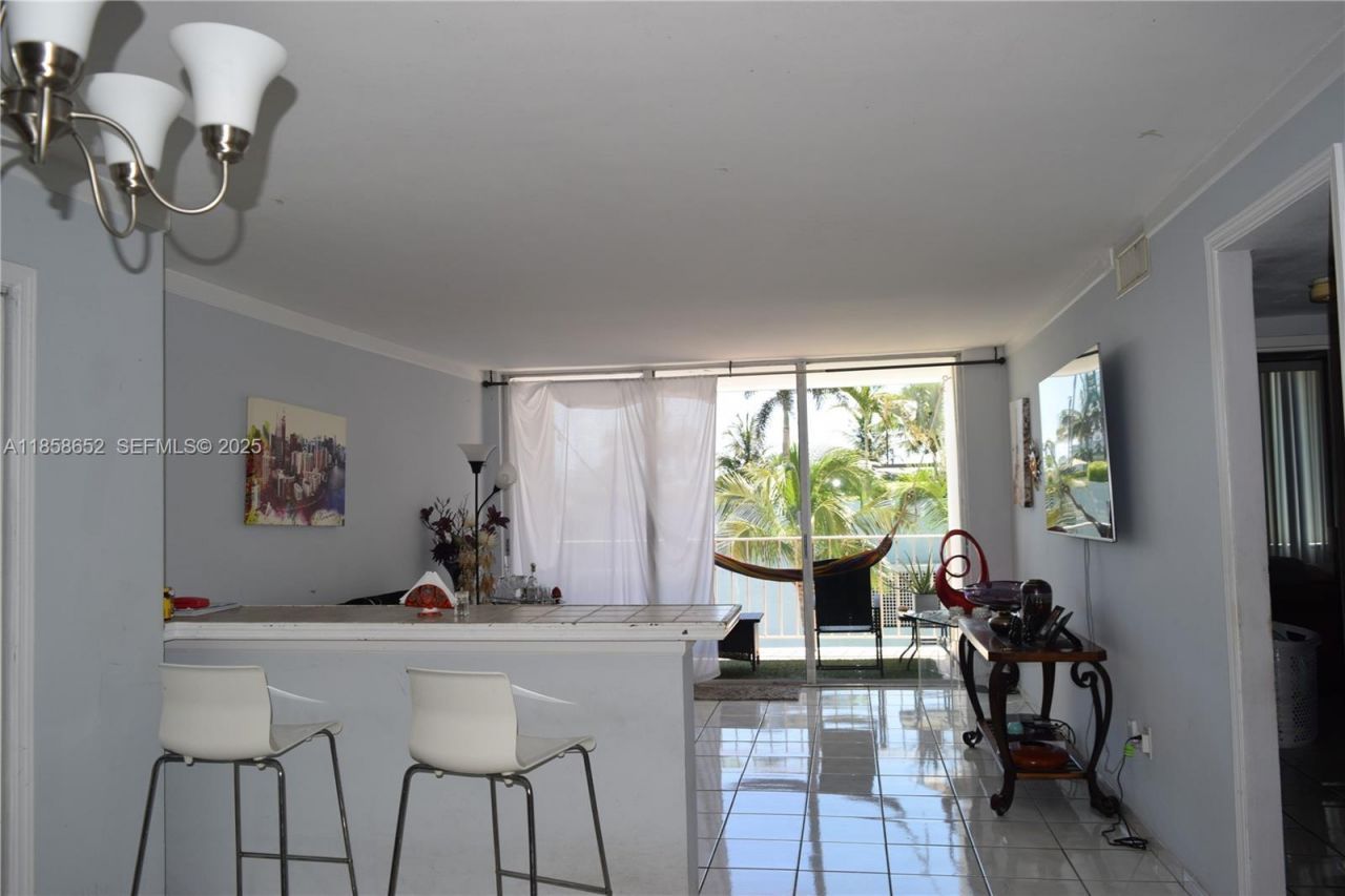 1865 79th St Cswy, Unit 4C, North Bay Village, FL 33141 Photo