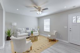 207 Woodlawn Street photo 4