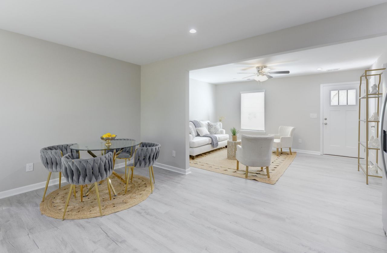 207 Woodlawn Street Photo 4