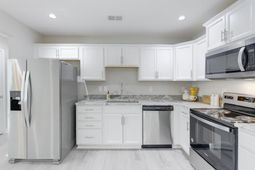 207 Woodlawn Street photo 4