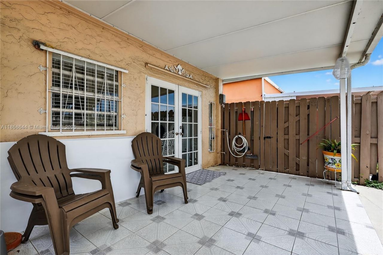 6570 W 2nd Ct, Unit 19C, Hialeah, FL 33012 Photo