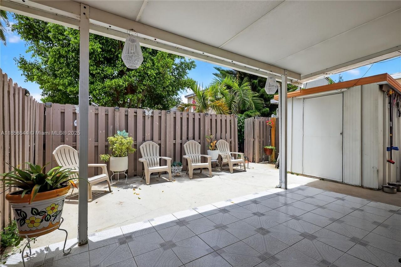 6570 W 2nd Ct, Unit 19C, Hialeah, FL 33012 Photo