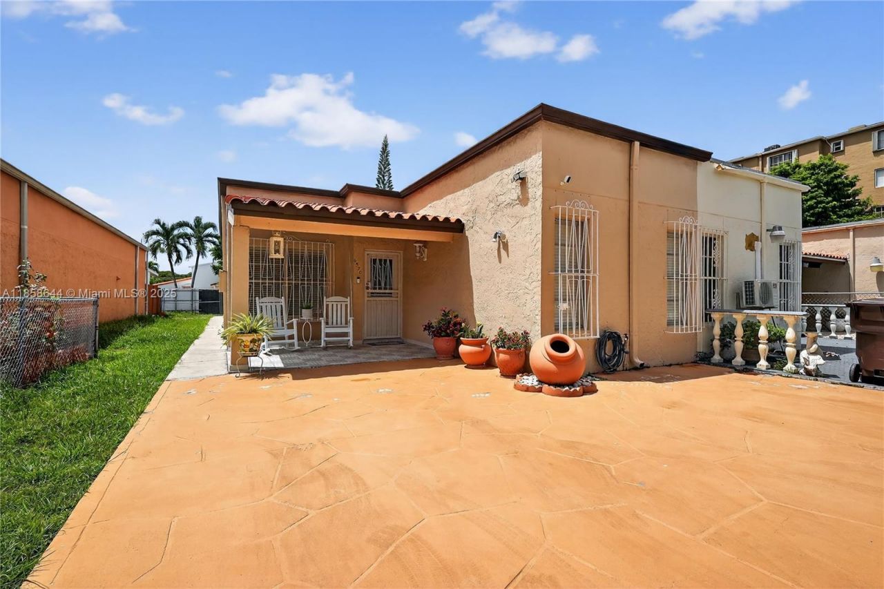 6570 W 2nd Ct, Unit 19C, Hialeah, FL 33012 Photo