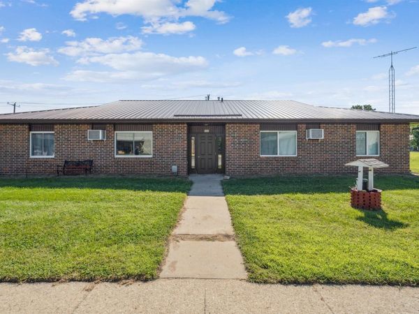 108 S Center Street, Dundee, IA 52038