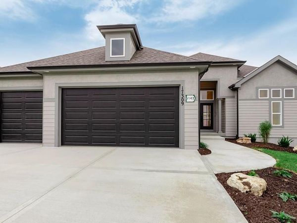 4426 Tee Box Drive, Basehor, KS 66007