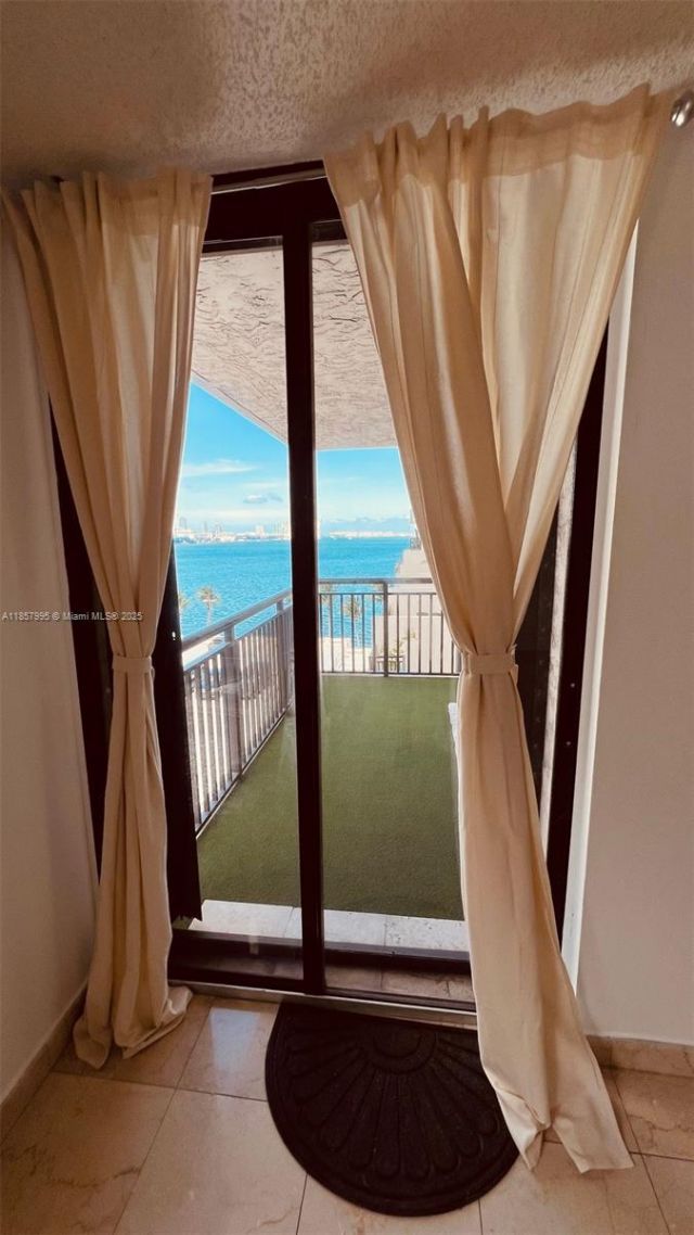 540 Brickell Key Dr, Unit 818, Miami, FL 33131 Photo