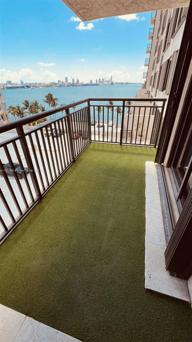 540 Brickell Key Dr, Unit 818, Miami, FL 33131 Photo