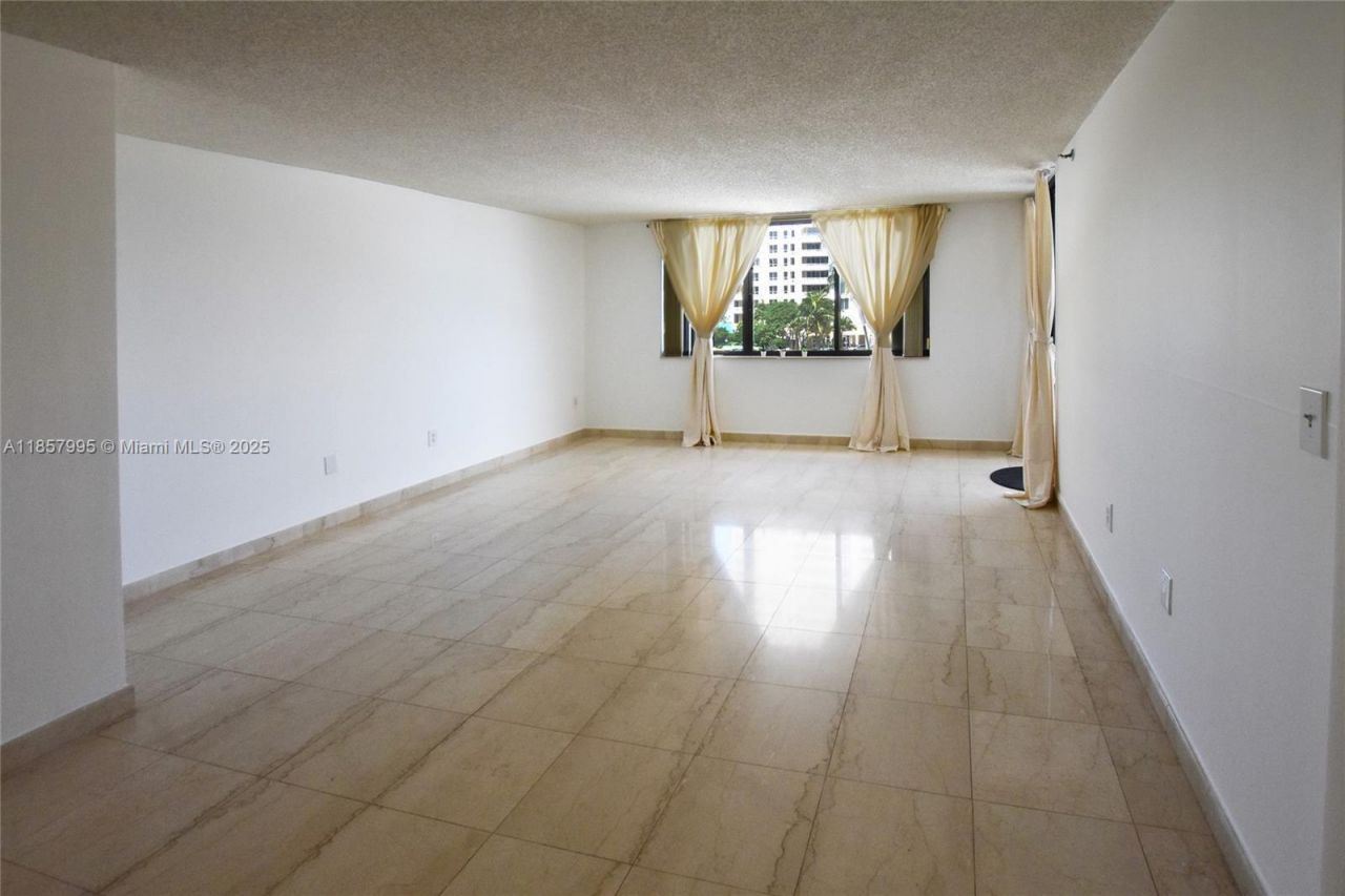 540 Brickell Key Dr, Unit 818, Miami, FL 33131 Photo