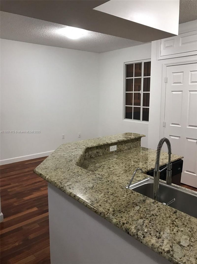 2821 NE 185th St, Unit 408, Aventura, FL 33180 Photo