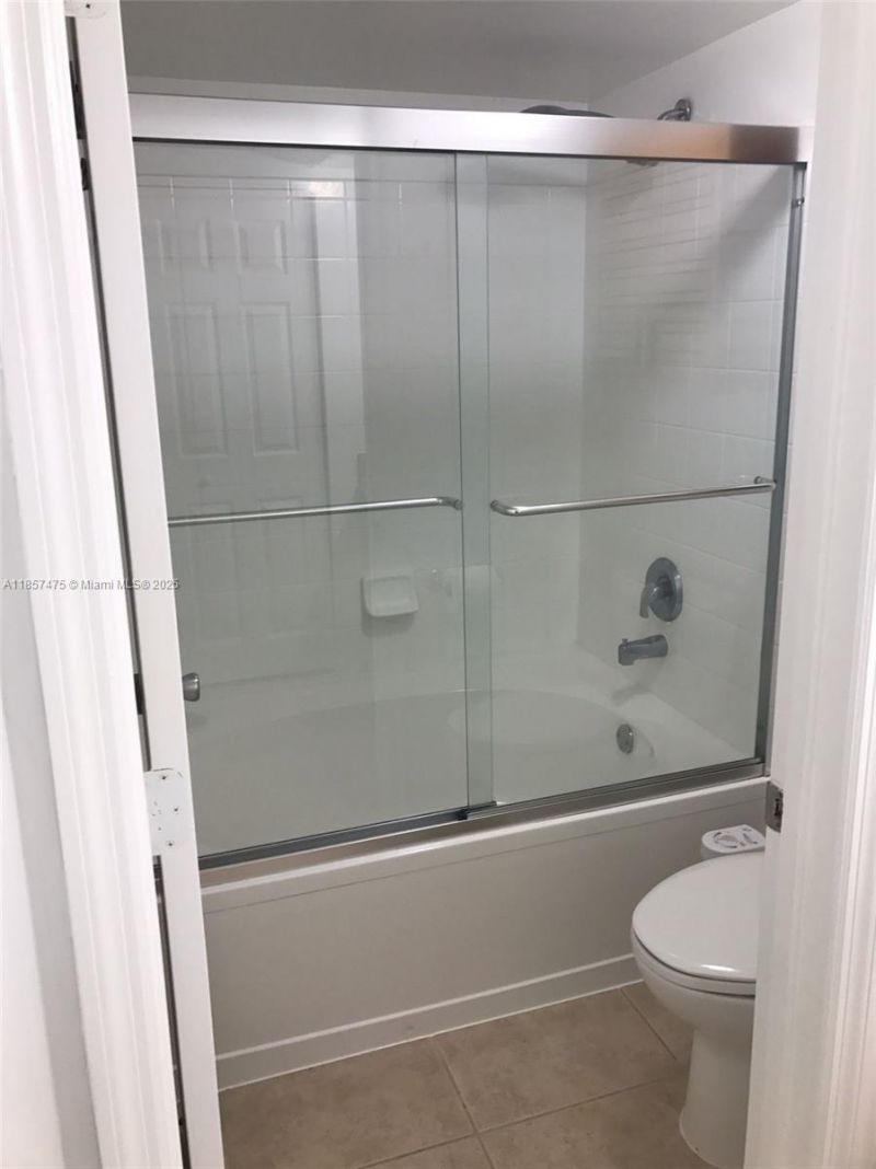 2821 NE 185th St, Unit 408, Aventura, FL 33180 Photo