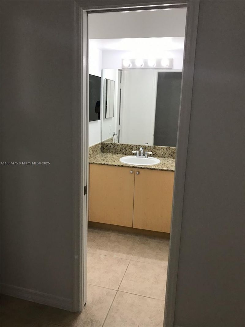 2821 NE 185th St, Unit 408, Aventura, FL 33180 Photo