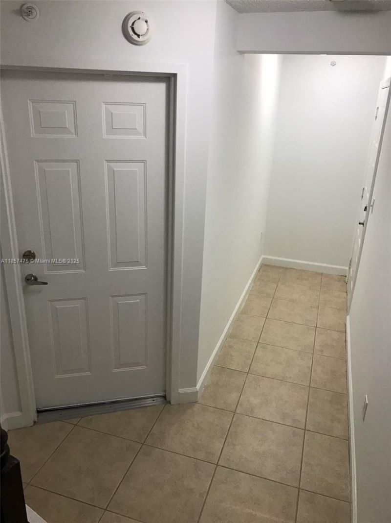 2821 NE 185th St, Unit 408, Aventura, FL 33180 Photo