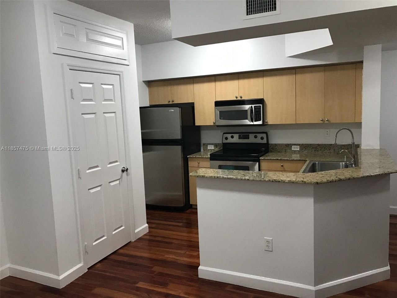 2821 NE 185th St, Unit 408, Aventura, FL 33180 Photo