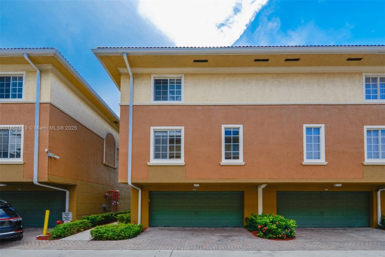 2811 NE 185th St, Unit 801, Aventura, FL 33180 Photo