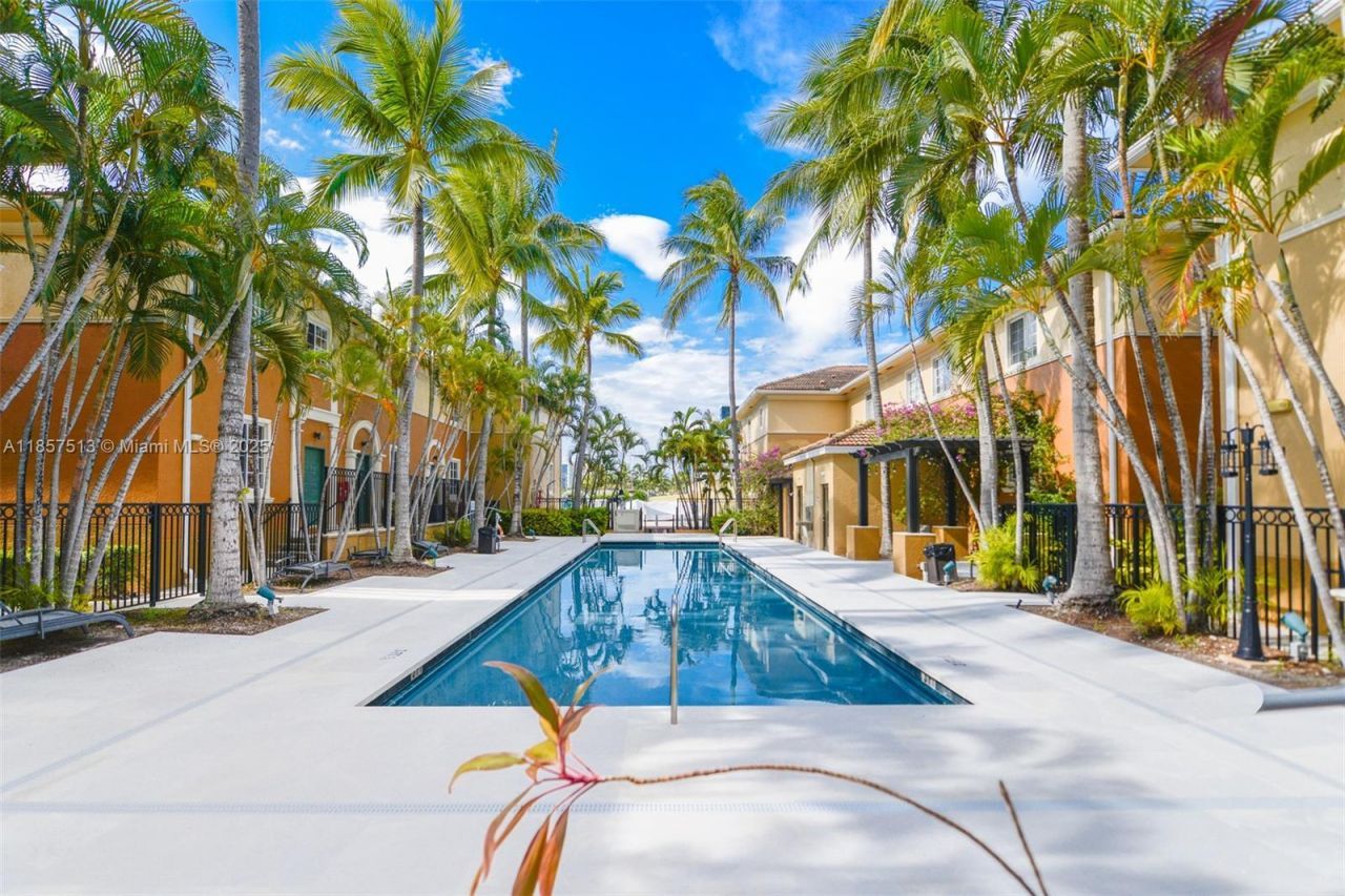 2811 NE 185th St, Unit 801, Aventura, FL 33180 Photo