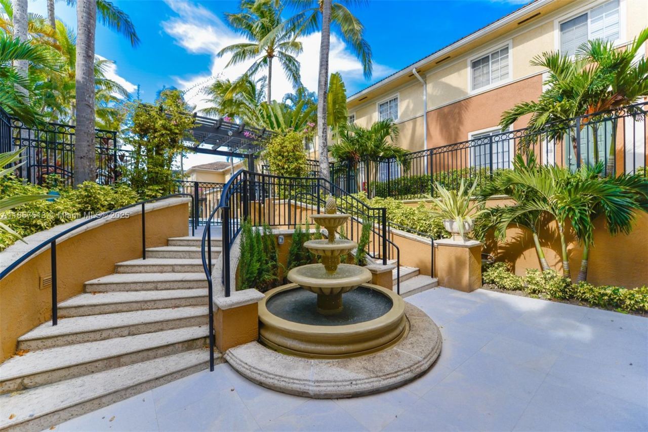 2811 NE 185th St, Unit 801, Aventura, FL 33180 Photo