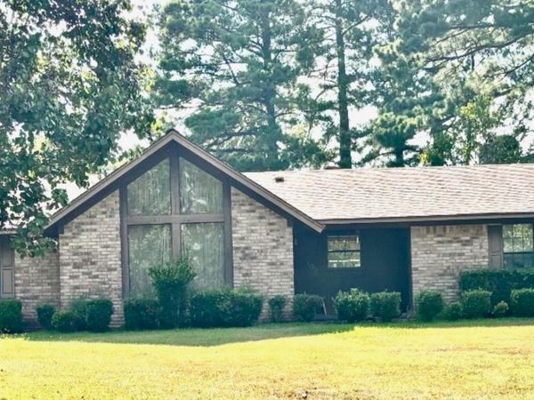 100 Holly St, El Dorado, AR 71730