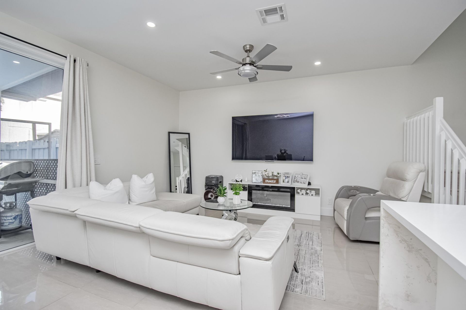 819 NW 42 Place, Unit 819, Deerfield Beach, FL 33064 Photo