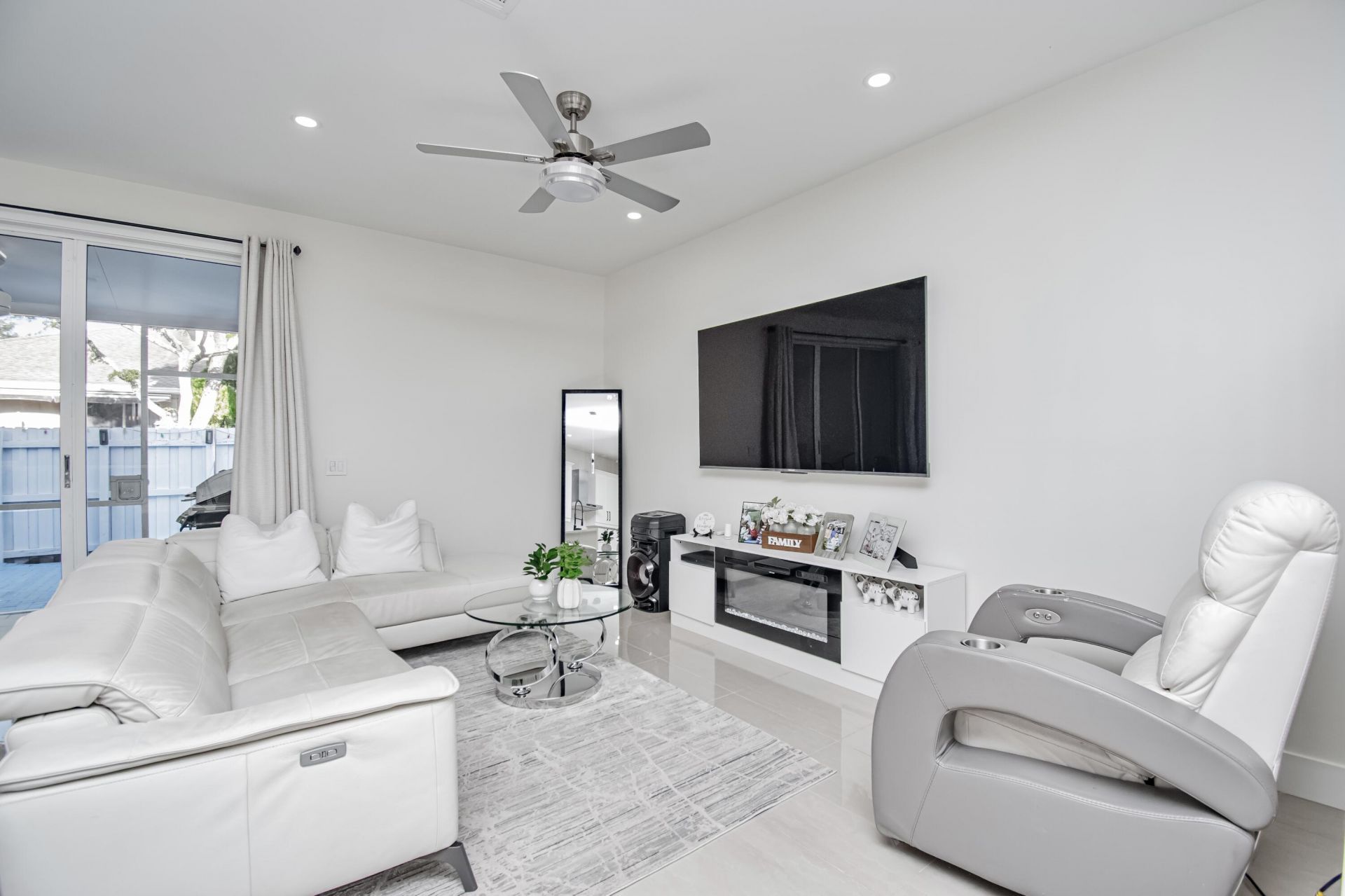 819 NW 42 Place, Unit 819, Deerfield Beach, FL 33064 Photo