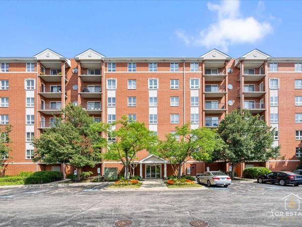 190 N Milwaukee Avenue, Unit 3-604, Wheeling, IL 60090