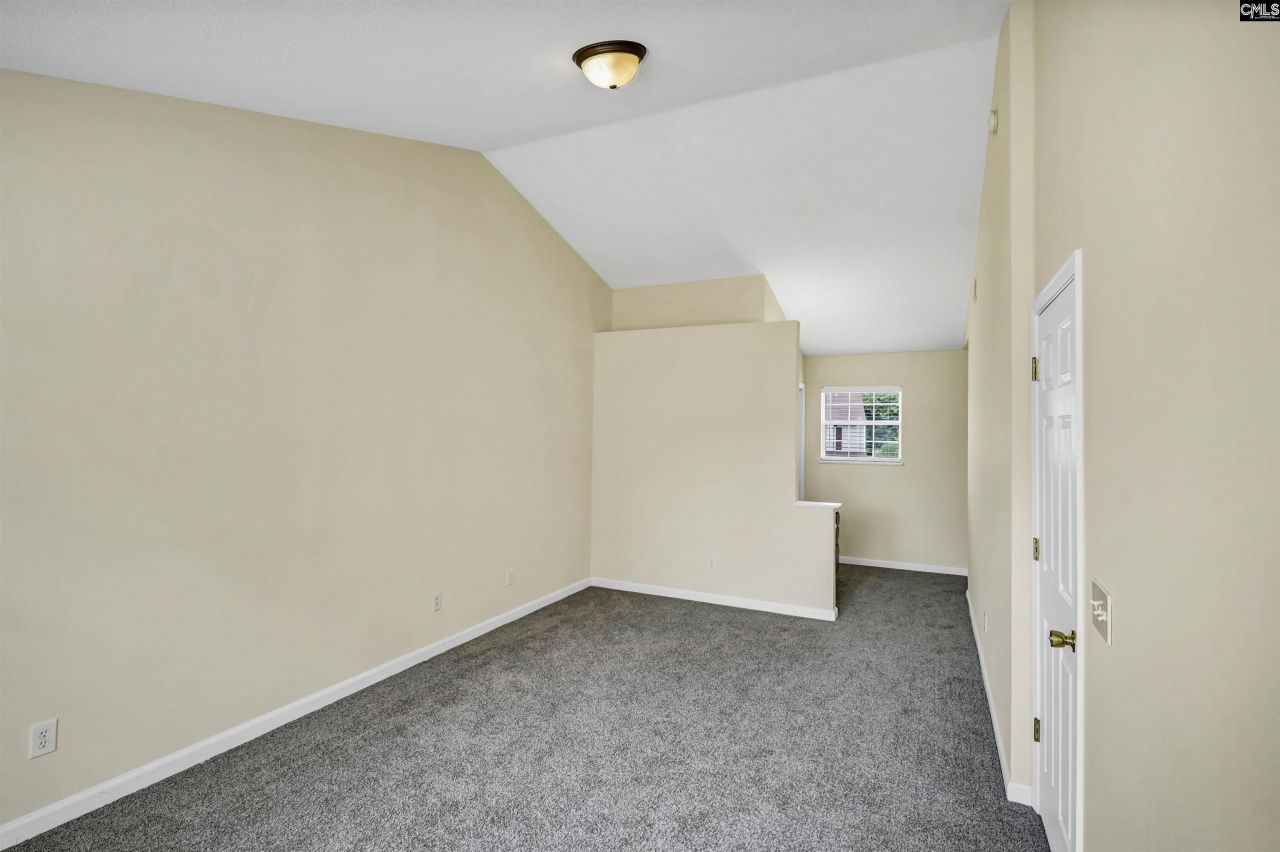 405 Spring Oak Lane Photo 11