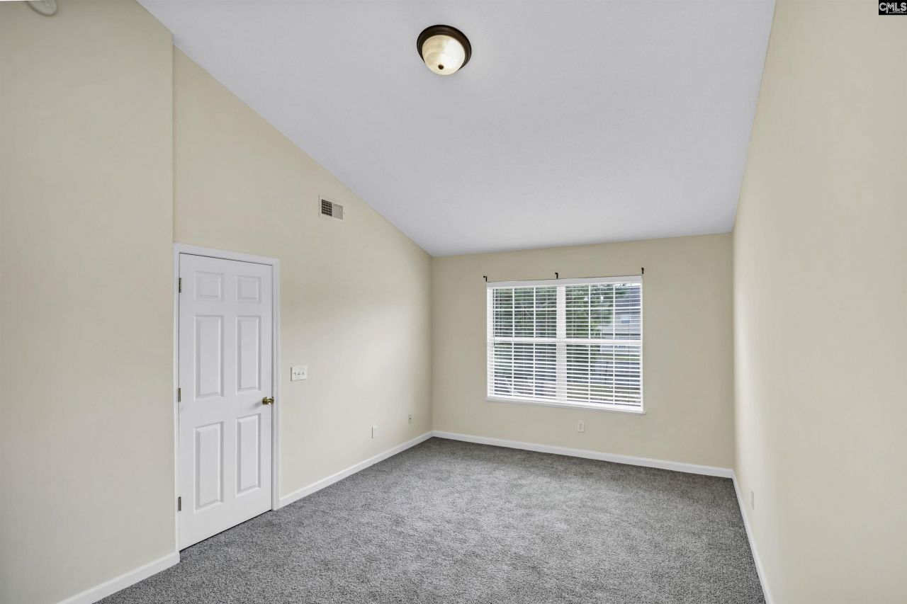 405 Spring Oak Lane Photo 12