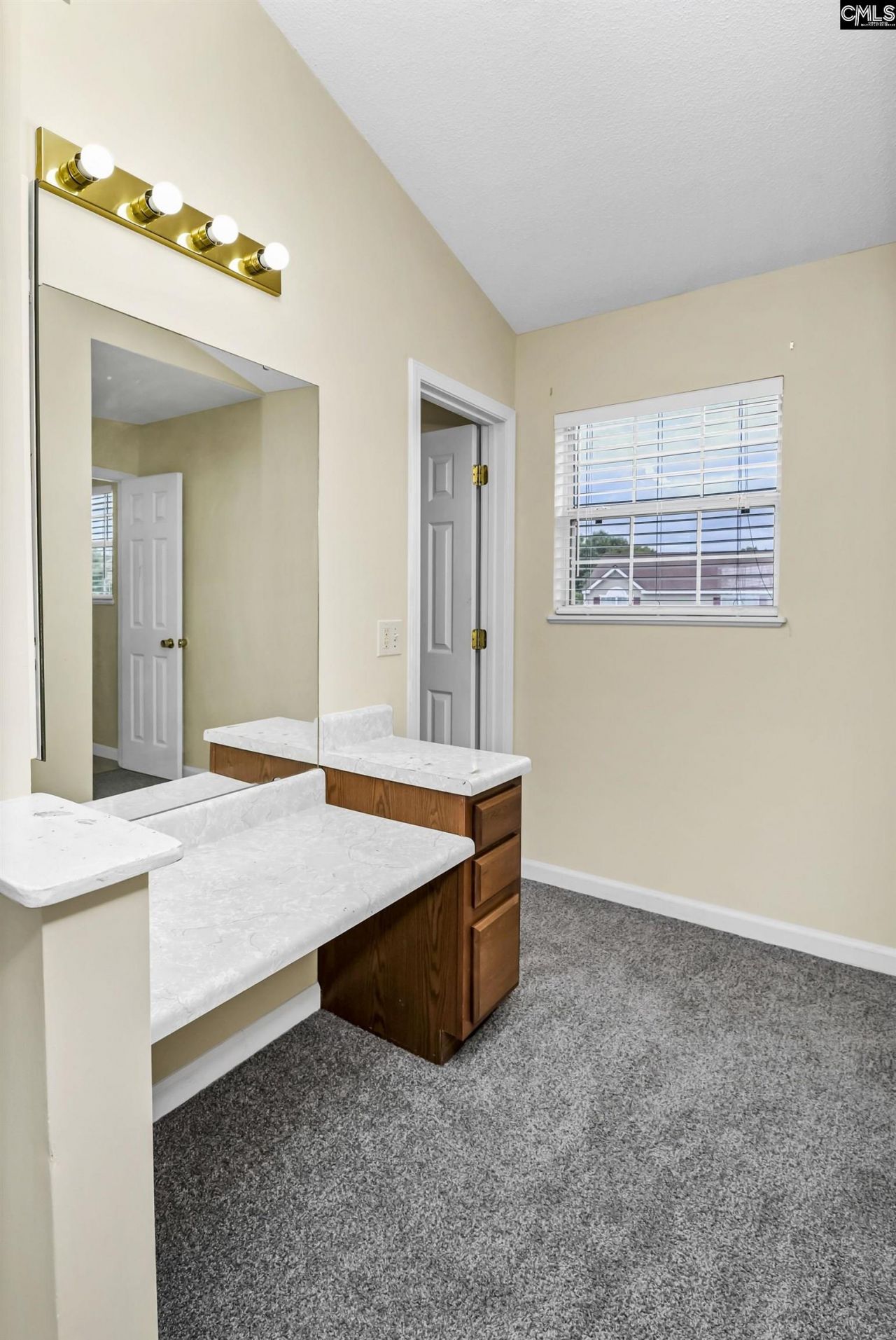 405 Spring Oak Lane Photo 13