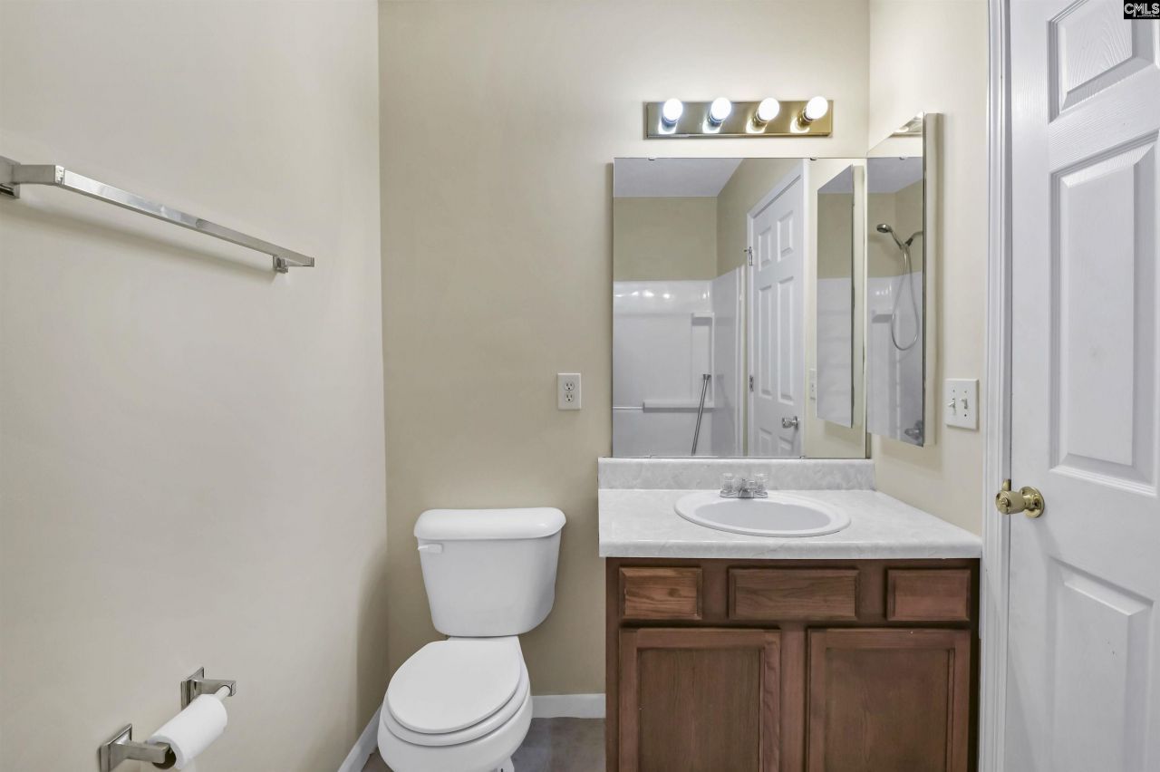 405 Spring Oak Lane Photo 18