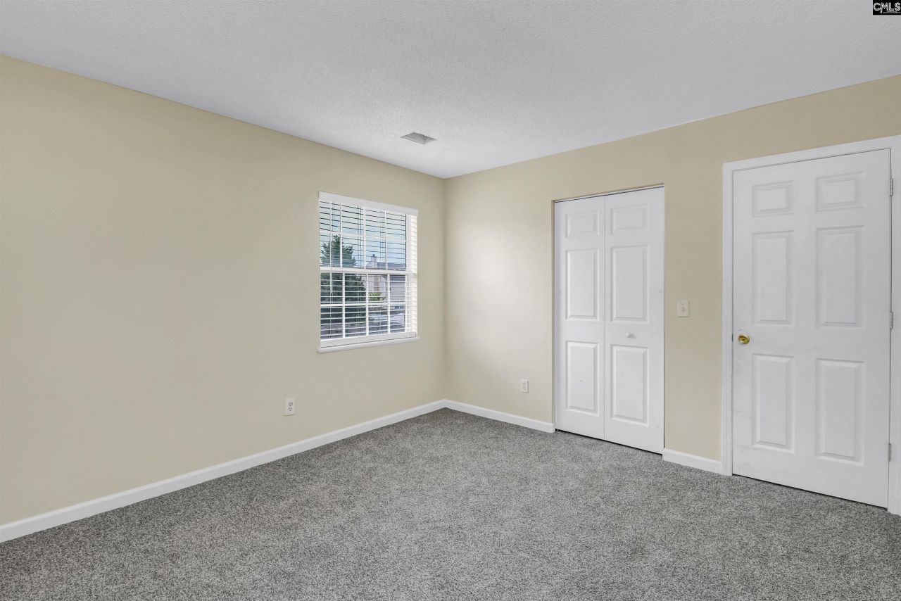 405 Spring Oak Lane Photo 19