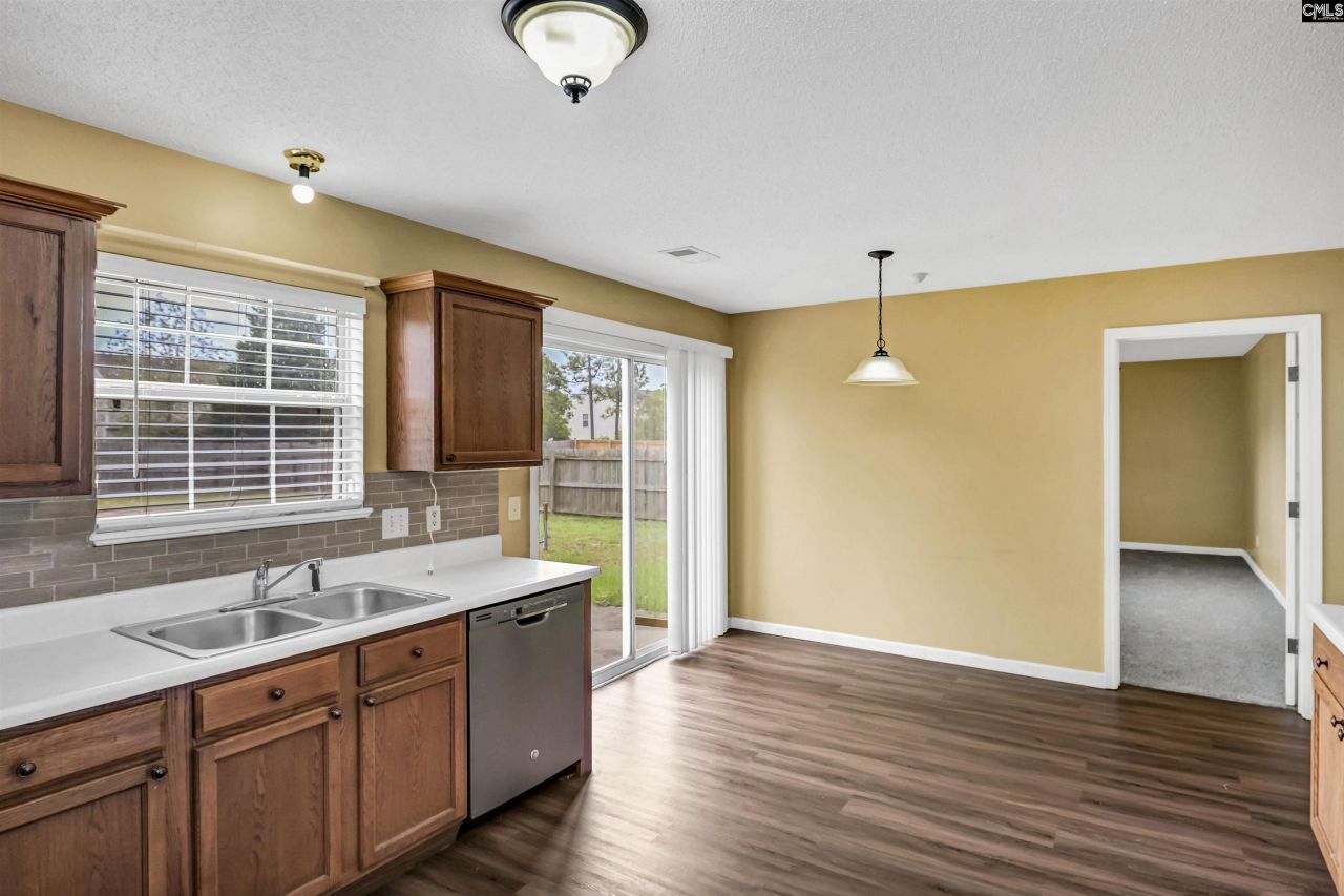 405 Spring Oak Lane Photo 9