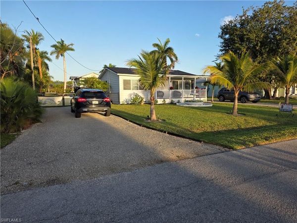 313 Copeland AVE N, EVERGLADES CITY, Fl 34139