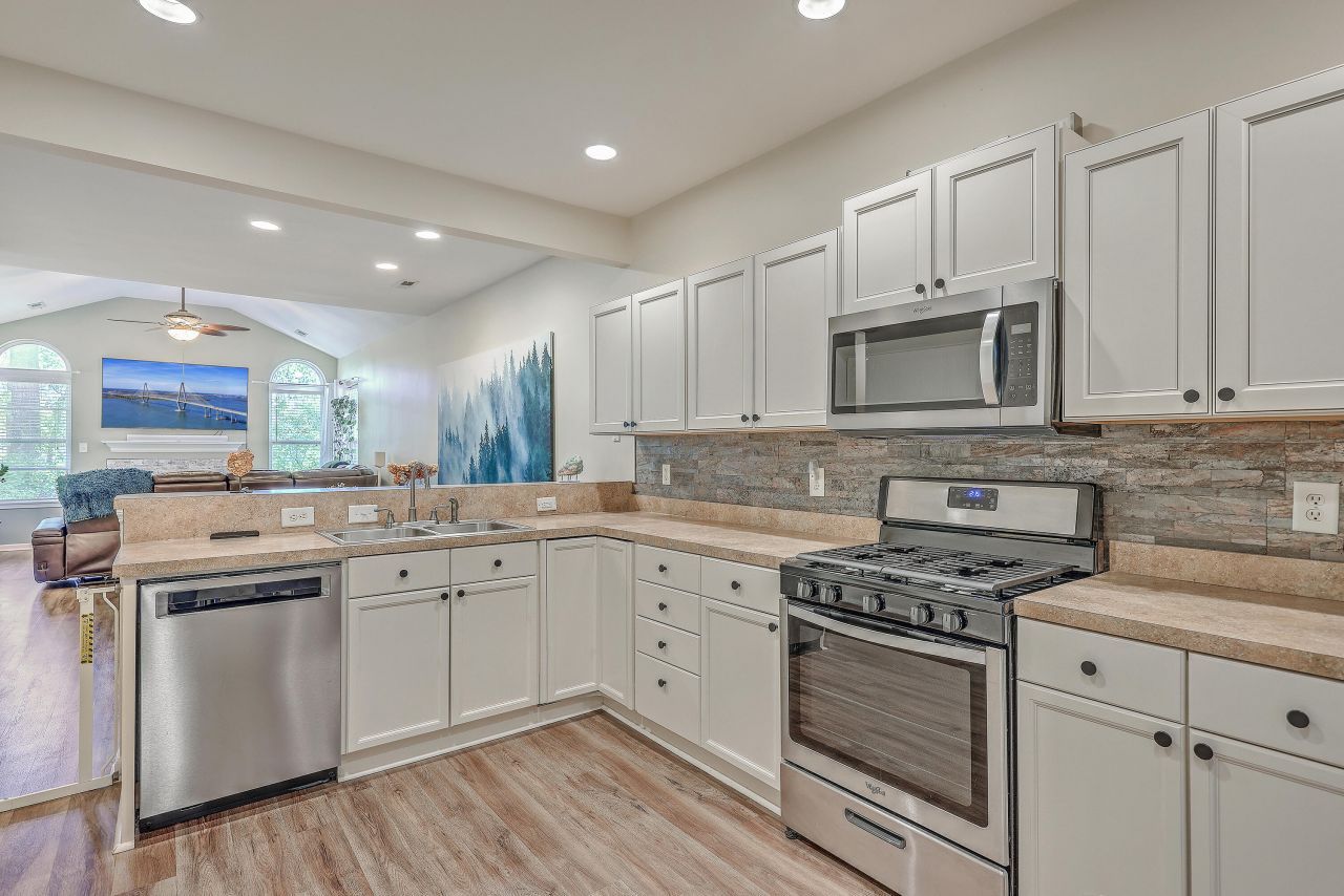 8800 Dorchester Road Photo 10