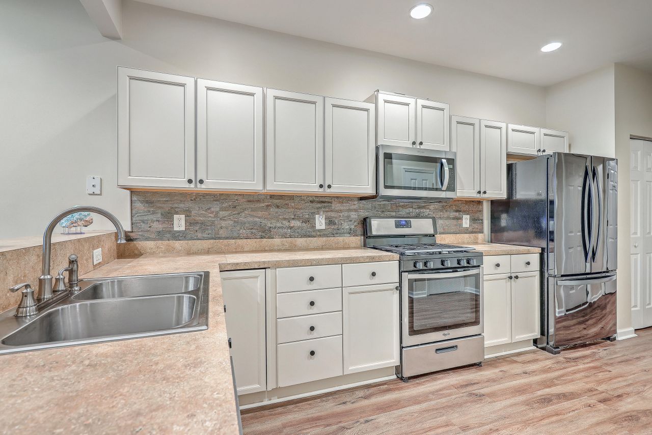 8800 Dorchester Road Photo 10