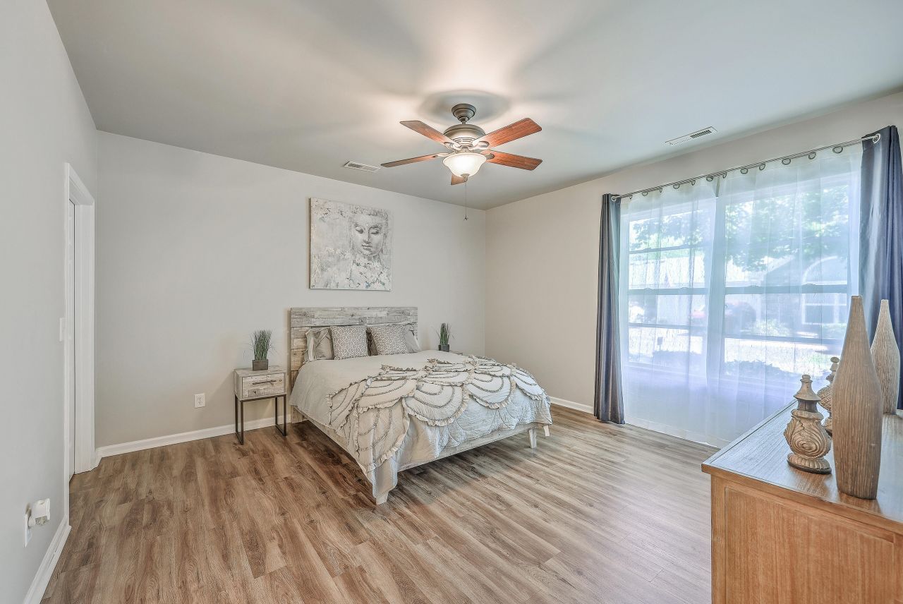 8800 Dorchester Road Photo 12