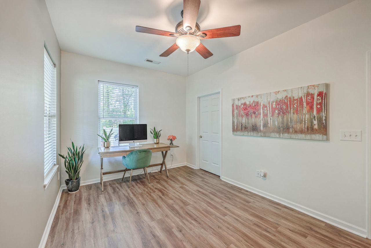 8800 Dorchester Road Photo 16