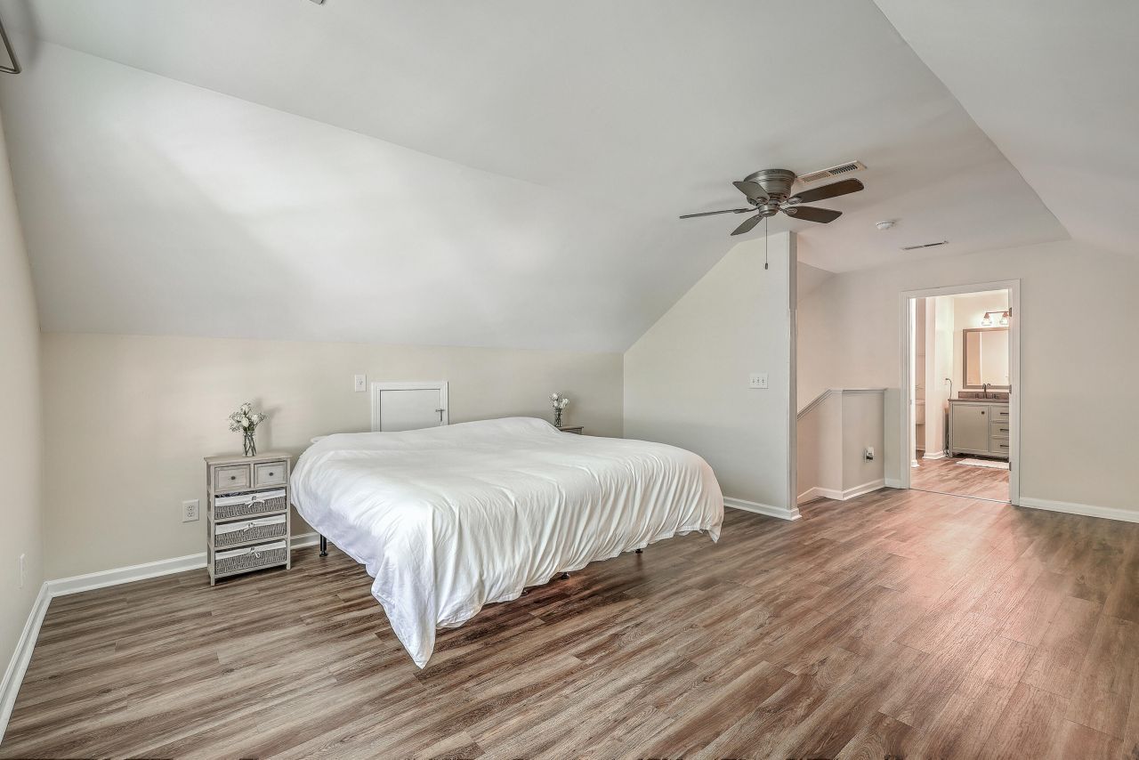 8800 Dorchester Road Photo 20