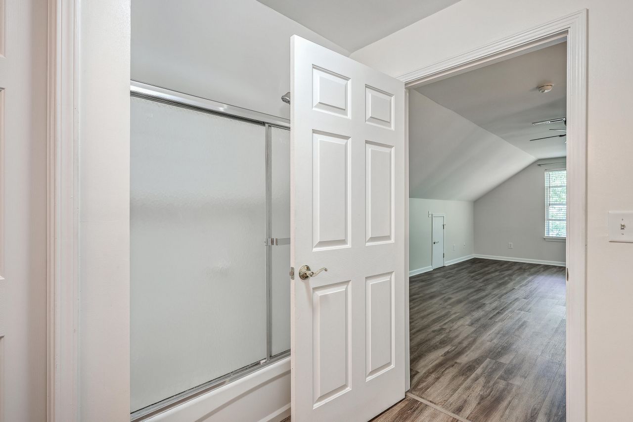 8800 Dorchester Road Photo 21