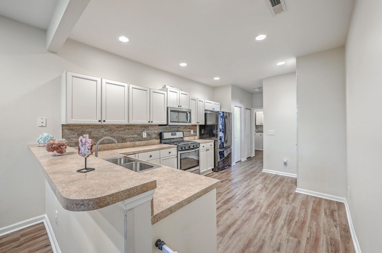 8800 Dorchester Road Photo 9