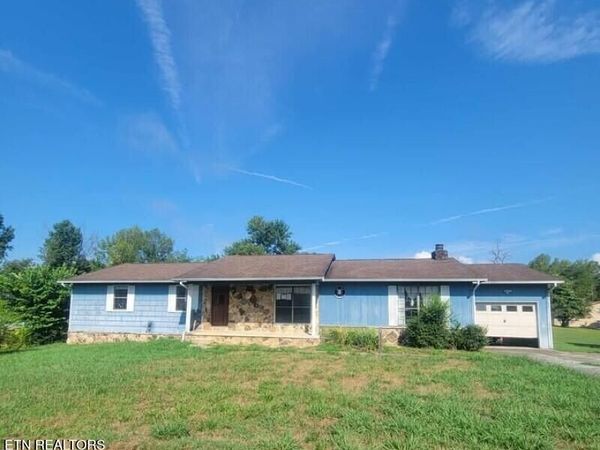130 Third St, Rockwood, TN 37854