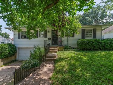 1223 N Pleasant Street, Independence, MO 64050