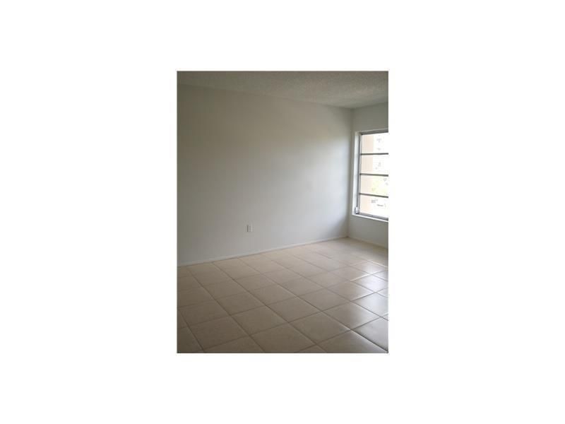 4158 Inverrary Drive, Unit 404, Lauderhill, FL 33319 Photo