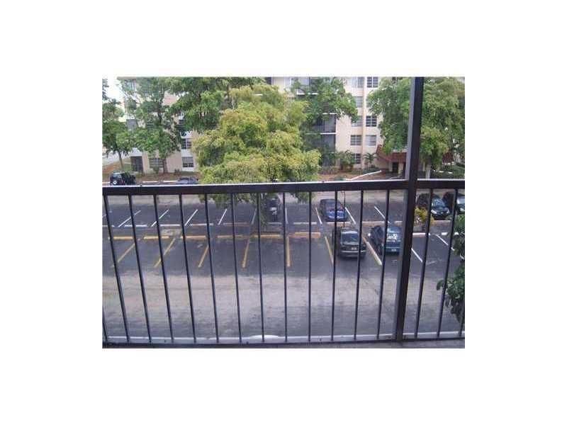 4158 Inverrary Drive, Unit 404, Lauderhill, FL 33319 Photo