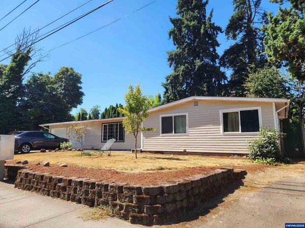 4061 Hawthorne Av NE, Salem, OR 97301