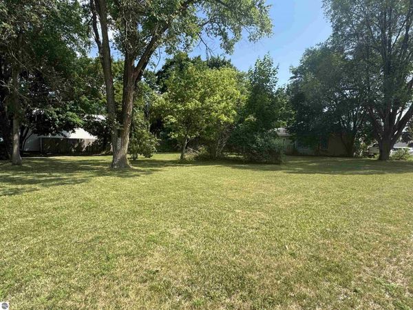 222 Main Street N, Lake City, MI 49651